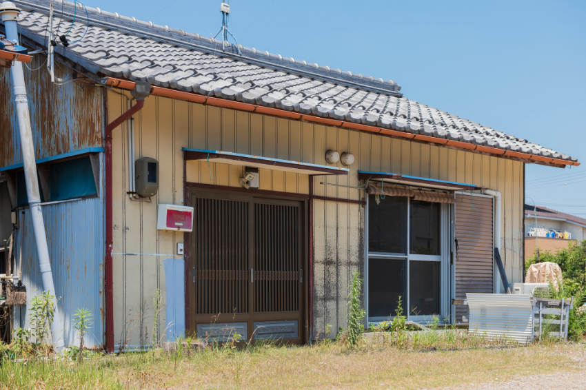 空き家を売却する3つの方法｜流れや費用・高く売るポイントを解説